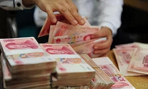 爷爷奶奶有一千多万还在当保洁 爷爷的低调无人能及