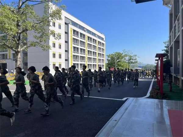 北京副市长靳伟因医院火灾被问责 问责机制强化责任感