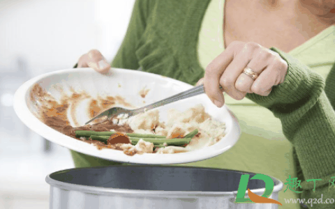 中午剩菜晚上再加热能吃吗?剩菜几个小时产生亚硝酸盐