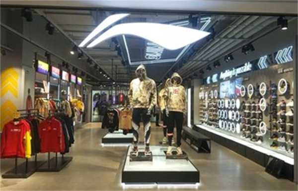 暴跌1500亿 “国货一哥”怎么了 突然崩了 危险信号曝光