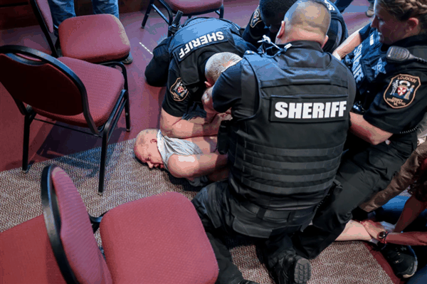 美国性别自由已有97种!男子性侵被抓 自称跨性别者插图 美国性别自由已有97种!男子性侵被抓 自称跨性别者