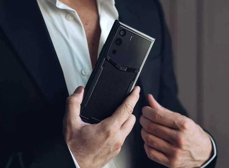 vertu手机为什么那么贵?VERTU是哪个国家的牌子插图2 VERTU是哪个国家的牌子 vertu手机为什么那么贵?