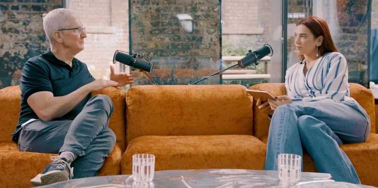 库克首次接受啪姐采访:罕见爆料私生活,公开谈同性恋插图 库克首次接受啪姐采访:罕见爆料私生活,公开谈同性恋