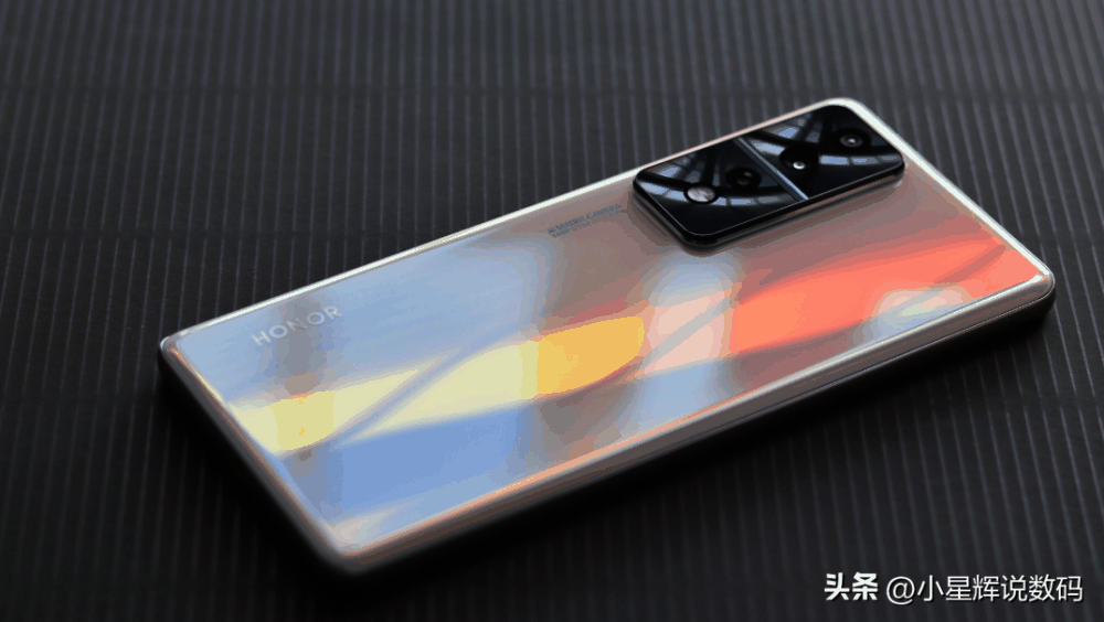 荣耀更猛了！4nm旗舰芯+12GB+512GB跌至2299元，66W快充+IMX800插图2