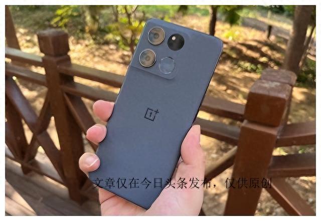 换手机，还在“OPPO”和“vivo”间难以抉择吗？这4款“真不错”