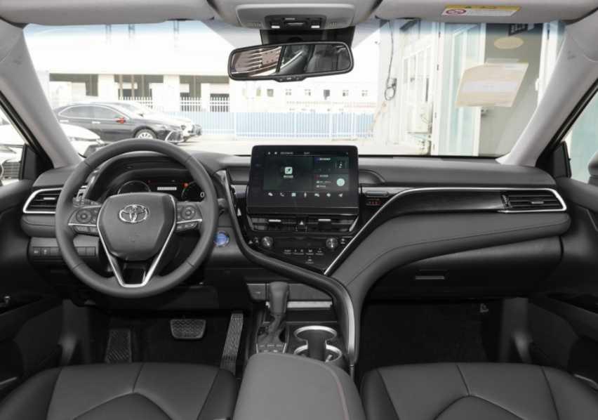 2023款凯美瑞双擎版，现优惠3.1万，多款车型如何挑选？