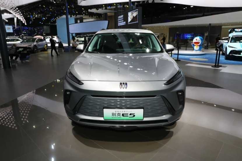 别克E5先锋版，直接掀桌子了？