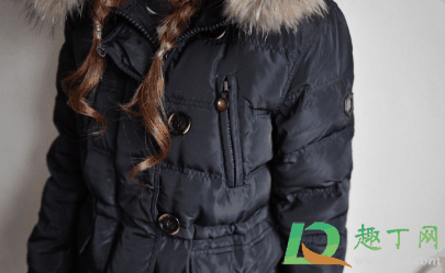 羽绒有鸭味道怎么去除?羽绒服有鸭毛味是不是说明质量差插图1 羽绒有鸭味道怎么去除2