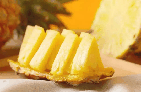 菠萝用盐水泡了24小时还能吃吗2