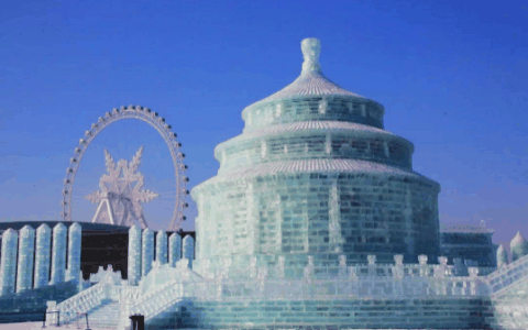 去哈尔滨穿羽绒服还是冲锋衣?去哈尔滨穿羽绒服还是派克