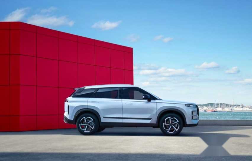 探索06都市版来袭！11.99万元起售，开启国际风范新定义！插图7