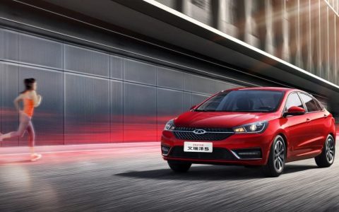 6万级国民代步车！这奇瑞轿车新款来袭 内外均有升级！