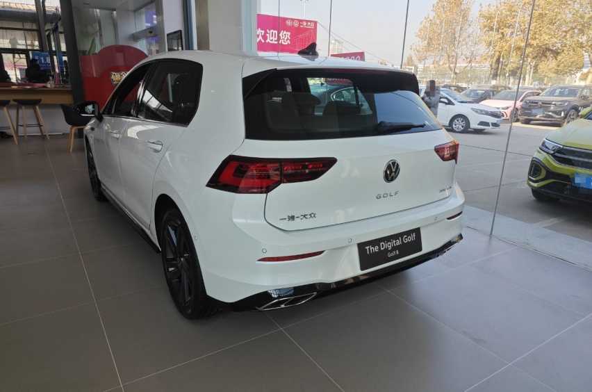 探店第八代高尔夫：12.98万起售，终端优惠3万，竞争奥迪A3