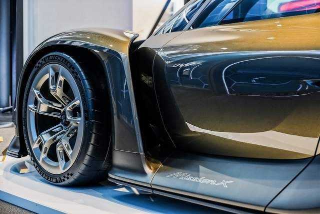 保时捷纯电动超级概念跑车Mission X抵达广州插图5 保时捷纯电动超级概念跑车Mission X抵达广州