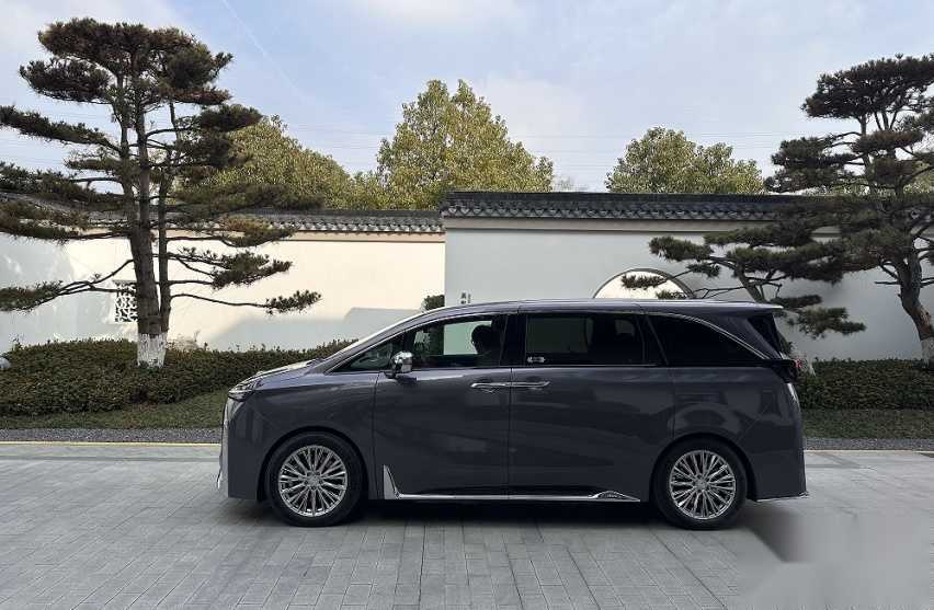 合创V09试驾:颜值“惹”路人追问,第二排“引”媒体酣然入睡插图2 合创V09试驾:颜值“惹”路人追问,第二排“引”媒体酣然入睡