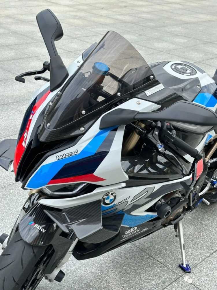竞技走街范的宝马540i+宝马S1000 RR，这样的组合谁能不爱呢？
