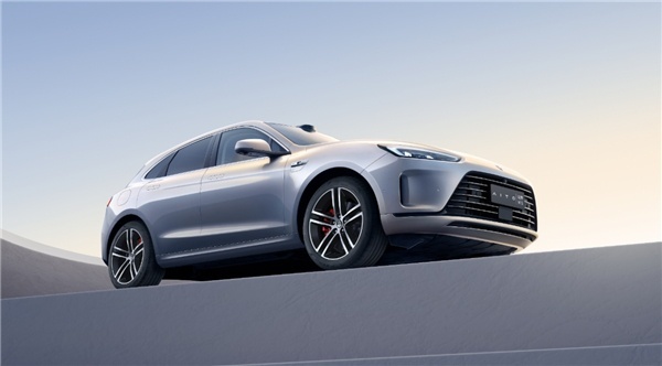 AITO问界M5累积交付12万，好开的SUV实至名归