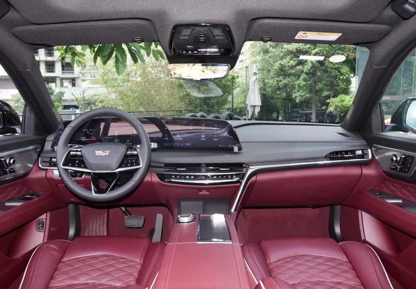 奔驰E300“代替者”终于到店！车长超5米2售价亲民配985智能座舱