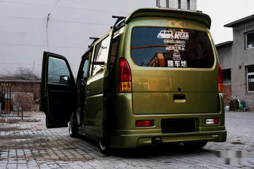 气动避震加持的铃木浪迪，”破面包”也能有豪华感插图2