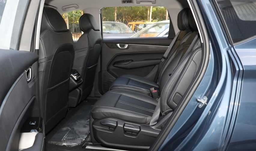 突破桎梏:五菱凯捷2023款新增2款车型,带来全新驾驶体验插图5 突破桎梏:五菱凯捷2023款新增2款车型,带来全新驾驶体验插图5