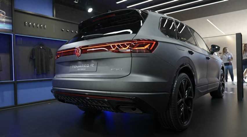 途锐也带R!新款大众途锐R实拍图发布,搭载3.0T六缸插混动力插图5 途锐也带R!新款大众途锐R实拍图发布,搭载3.0T六缸插混动力