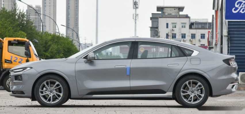 新款蒙迪欧上市一个月,价格就直降1万,网传售价还会突破新低插图1 新款蒙迪欧上市一个月,价格就直降1万,网传售价还会突破新低