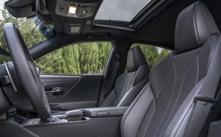 全新雷克萨斯新ES曝光,凯美瑞同款动力,价格要变,比”56E”更香了?插图4