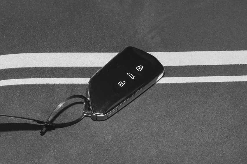 探店第八代高尔夫：12.98万起售，终端优惠3万，竞争奥迪A3