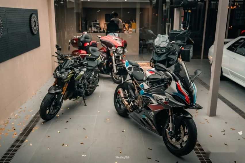 竞技走街范的宝马540i+宝马S1000 RR，这样的组合谁能不爱呢？