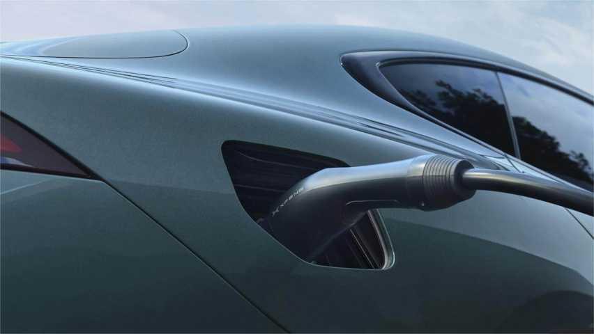 门槛降至22.39万起！新版小鹏P7上市 便宜但不低质？