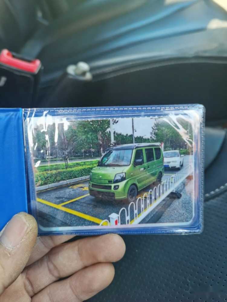 气动避震加持的铃木浪迪，”破面包”也能有豪华感插图4