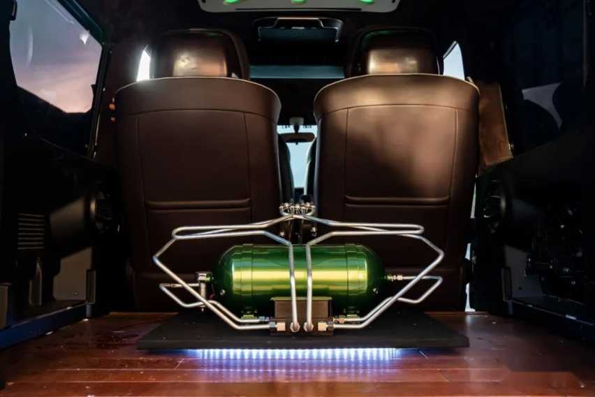 气动避震加持的铃木浪迪，”破面包”也能有豪华感插图5