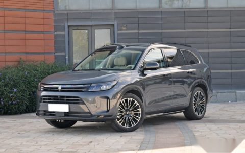 理想L7/L8压力大了，这车5米多长，配6座续航1300km