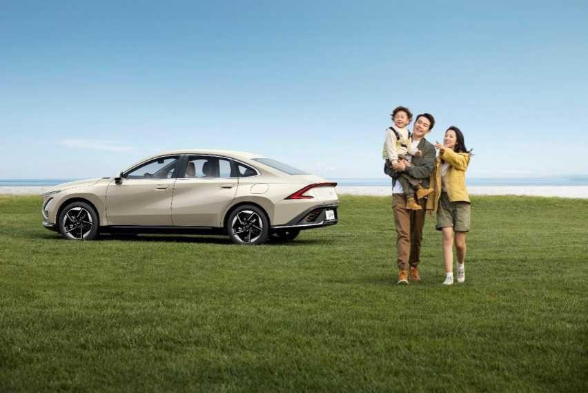 8.88万元起,超A级家轿五菱星光闪耀上市!插图6 8.88万元起,超A级家轿五菱星光闪耀上市!插图6