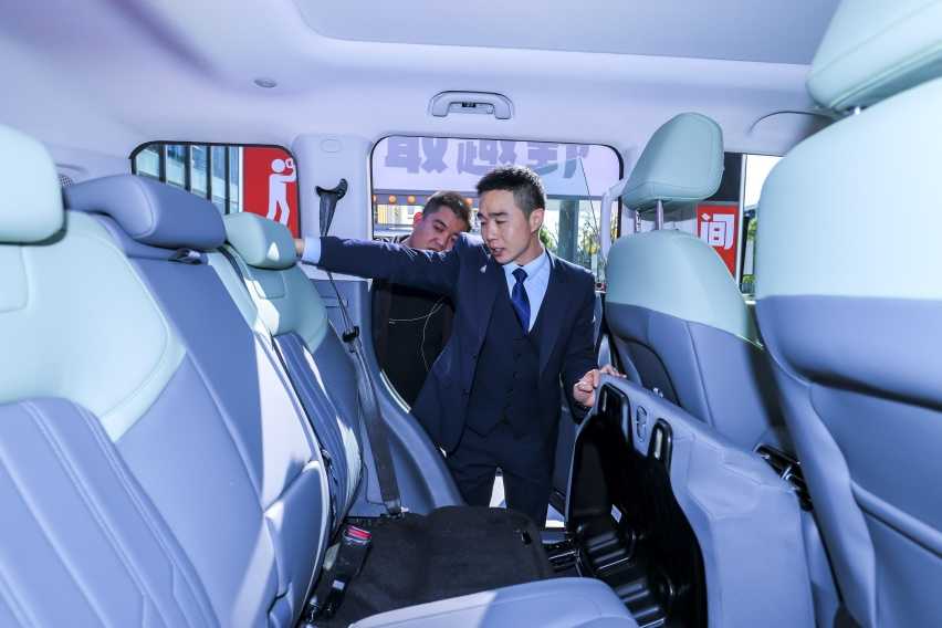 硬派潮玩显眼包 全新BJ40城市猎人版亮相昆明插图10 硬派潮玩显眼包 全新BJ40城市猎人版亮相昆明