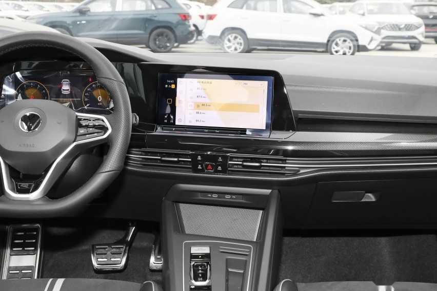 探店第八代高尔夫：12.98万起售，终端优惠3万，竞争奥迪A3