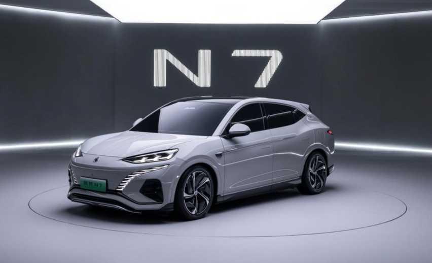 2米刹停！腾势N7以最好成绩通过夜间逆光扬雪ACC对静态假车测试