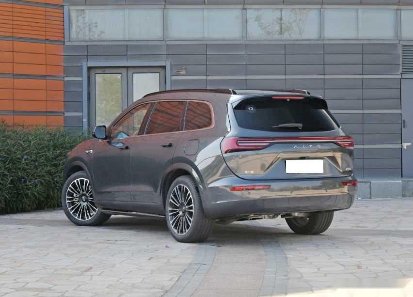 理想L7/L8压力大了，这车5米多长，配6座续航1300km