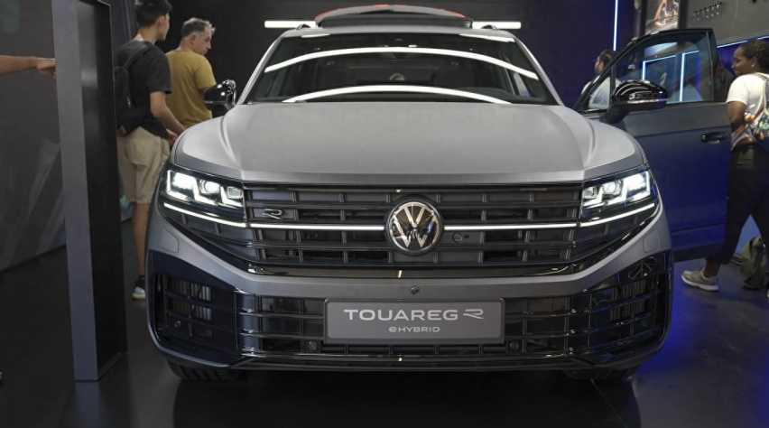 途锐也带R!新款大众途锐R实拍图发布,搭载3.0T六缸插混动力插图1 途锐也带R!新款大众途锐R实拍图发布,搭载3.0T六缸插混动力