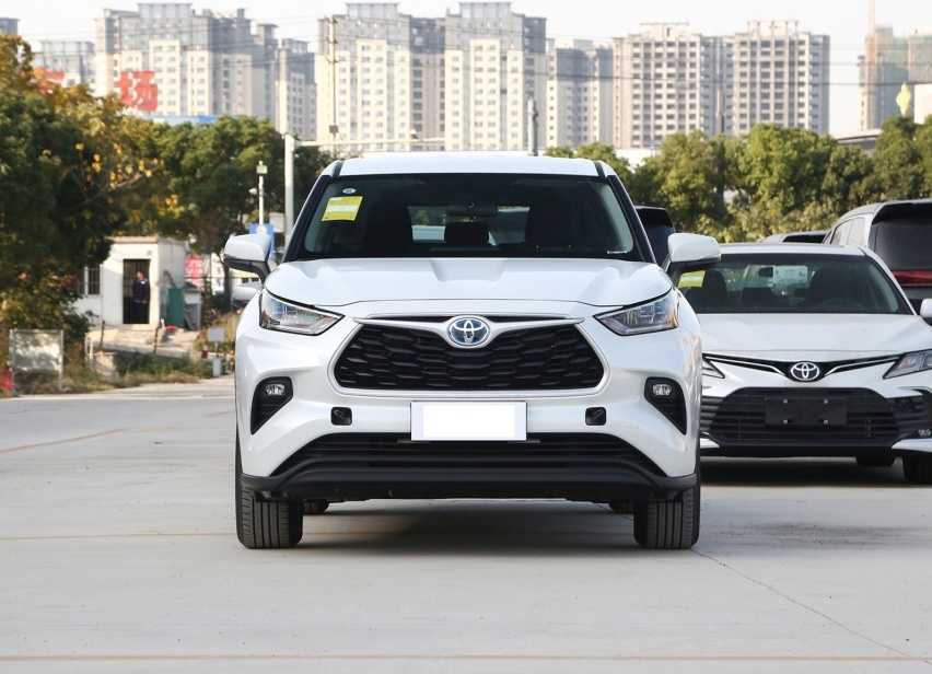 丰田亲民版“霸道”，大七座布局车长接近5米，搭载2.5L双擎+四驱