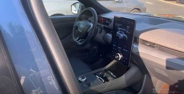 福特电马探店:Mustang跑车基因加持,20万出头入手真香插图5 福特电马探店:Mustang跑车基因加持,20万出头入手真香