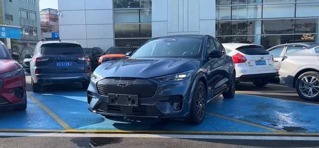 福特电马探店:Mustang跑车基因加持,20万出头入手真香插图1 福特电马探店:Mustang跑车基因加持,20万出头入手真香