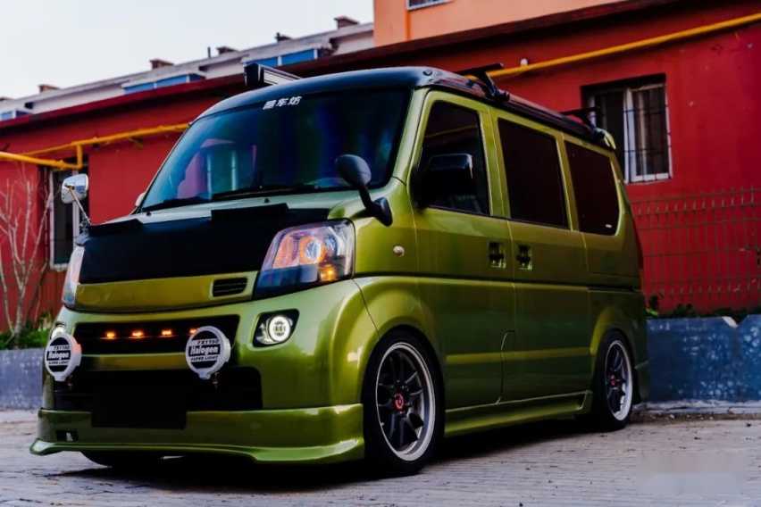 气动避震加持的铃木浪迪，”破面包”也能有豪华感插图16