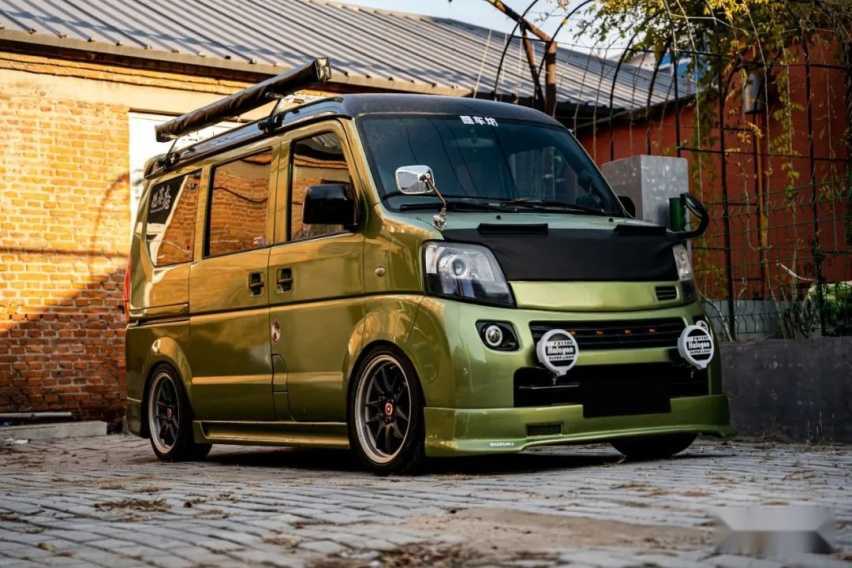 气动避震加持的铃木浪迪，”破面包”也能有豪华感插图6