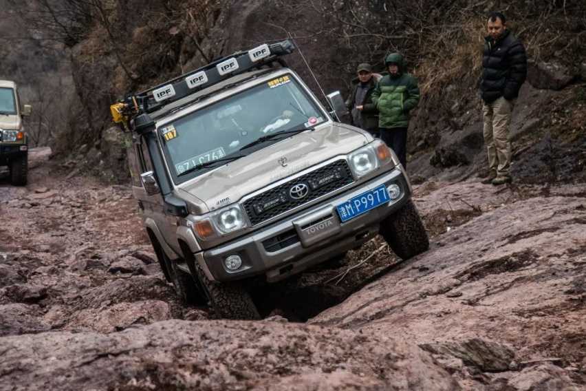 丹增更嘎：我与陆巡7系的十年，一个天津港车商的故事