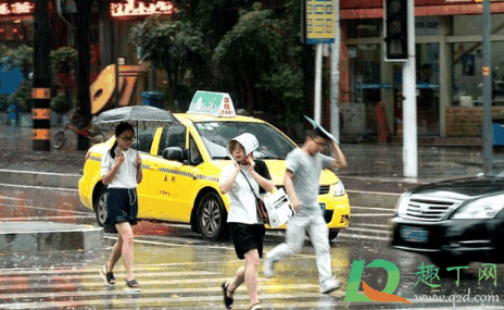 台风天开车危险吗?台风天开车需要注意什么