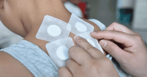 上热下寒体质可以贴三伏贴吗?三伏贴哪些人不能贴插图1 上热下寒体质可以贴三伏贴吗2