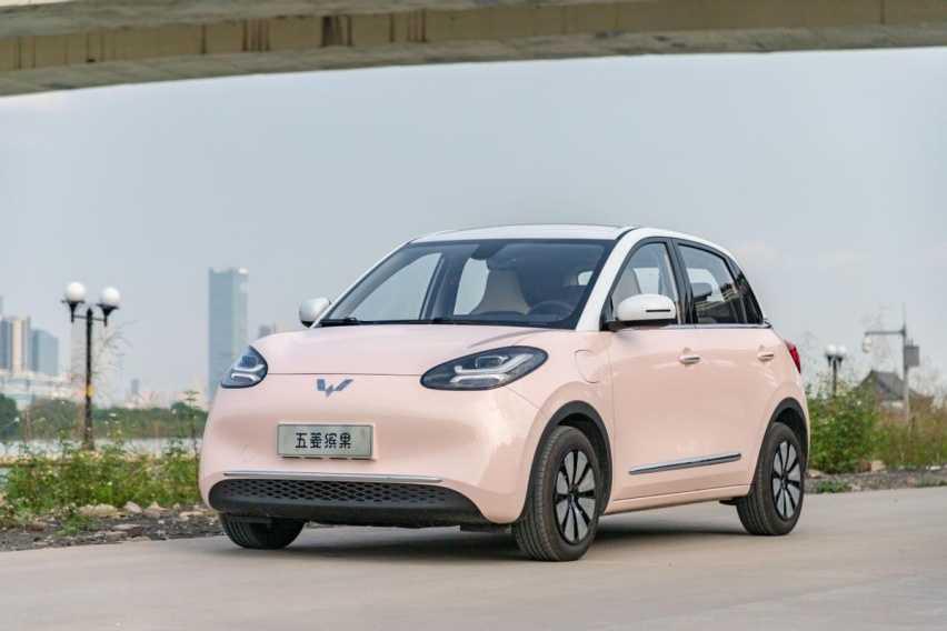 五菱转型成功了，新车不足10万，实用又安全，拆解完证明了事实