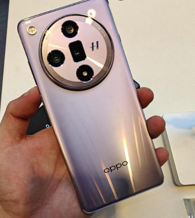 OPPOFindX7和荣耀Magic6哪个好 OPPOFindX7和荣耀Magic6全方位对比插图 OPPOFindX7和荣耀Magic6哪个好 OPPOFindX7和荣耀Magic6全方位对比插图