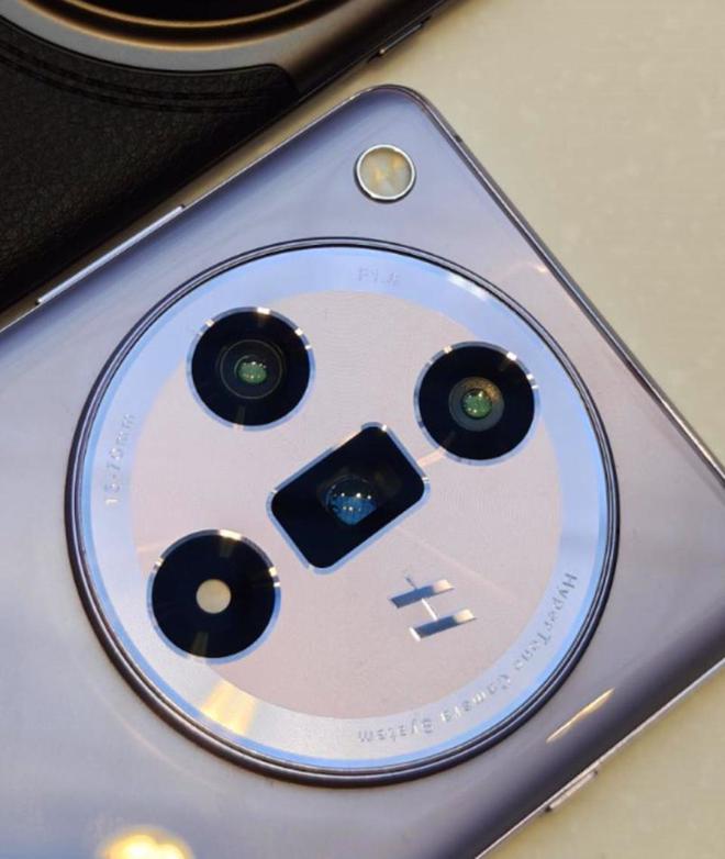 OPPOFindX7和荣耀Magic6哪个好 OPPOFindX7和荣耀Magic6全方位对比插图2 OPPOFindX7和荣耀Magic6哪个好 OPPOFindX7和荣耀Magic6全方位对比插图2